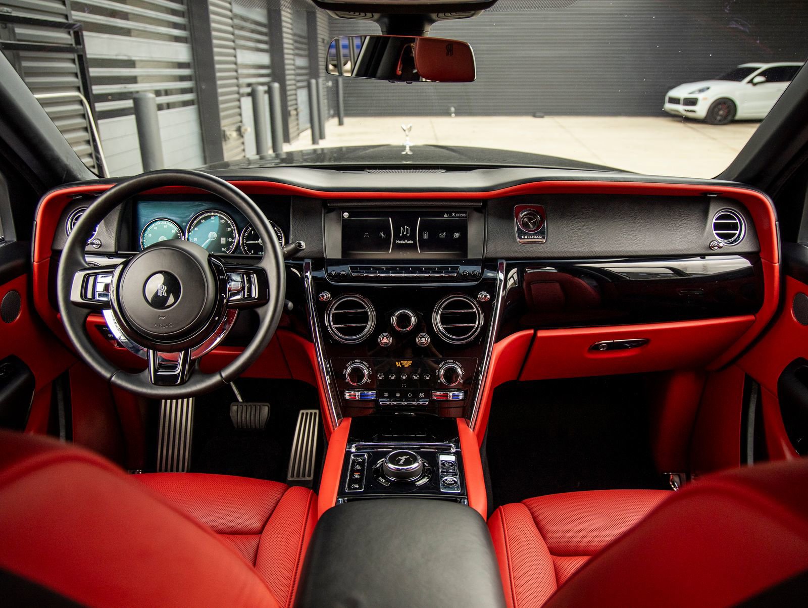 Certified 2021 Rolls-Royce Cullinan image 4