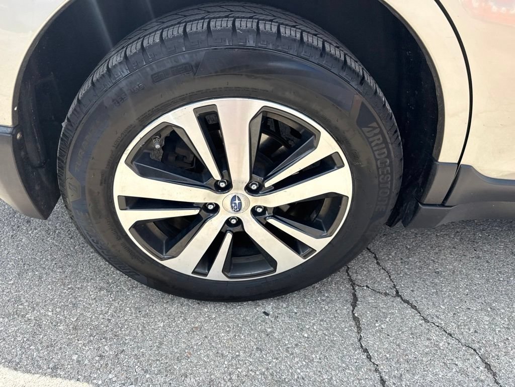 Used 2019 Subaru Outback 2.5i Limited w/ Popular Package #2 AWD/4WD image 14
