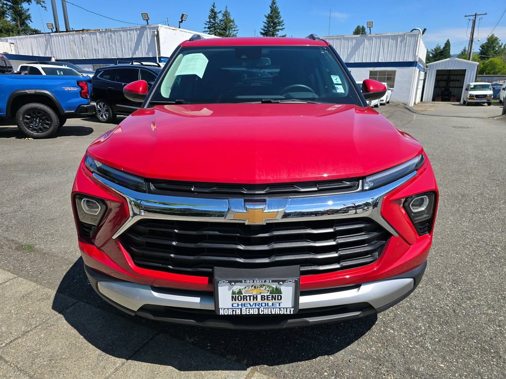 Used 2026 Chevrolet TrailBlazer LT w/ Convenience Package AWD/4WD image 2