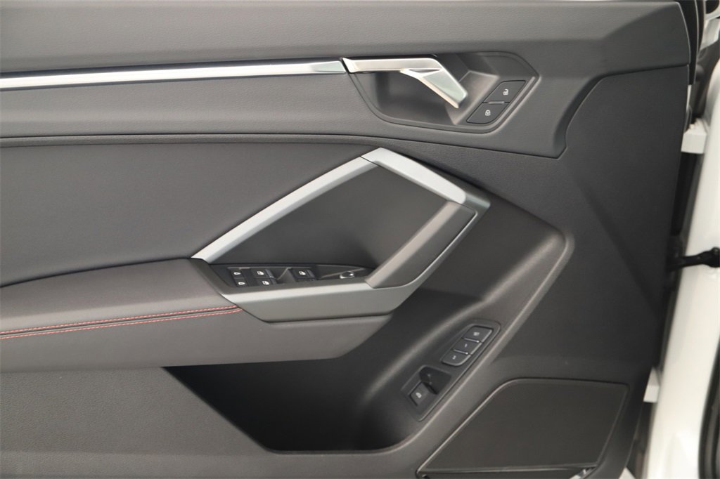 Certified 2025 Audi Q3 2.0T Premium Plus w/ Premium Plus Package image 23