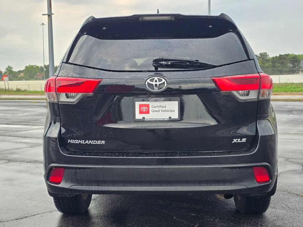 Used 2019 Toyota Highlander XLE FWD image 16