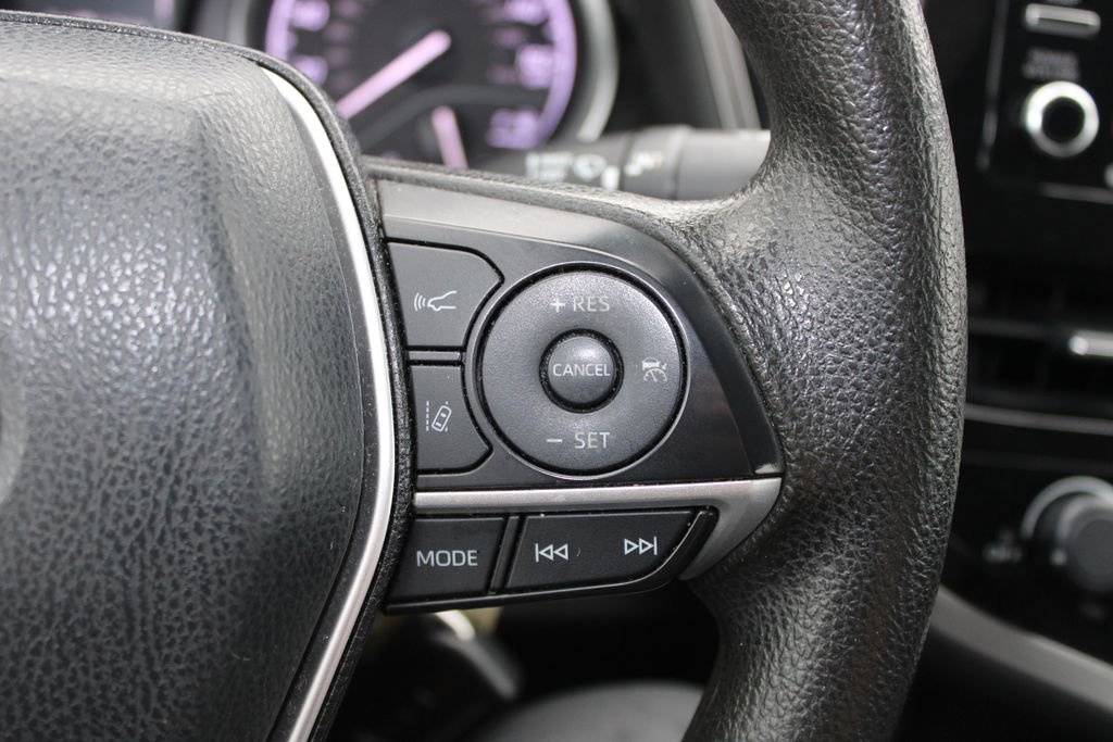 Used 2021 Toyota Camry LE image 21