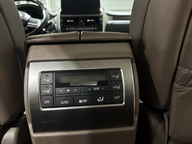 Used 2022 Lexus GX 460 Luxury w/ Sport Design Package AWD/4WD image 32