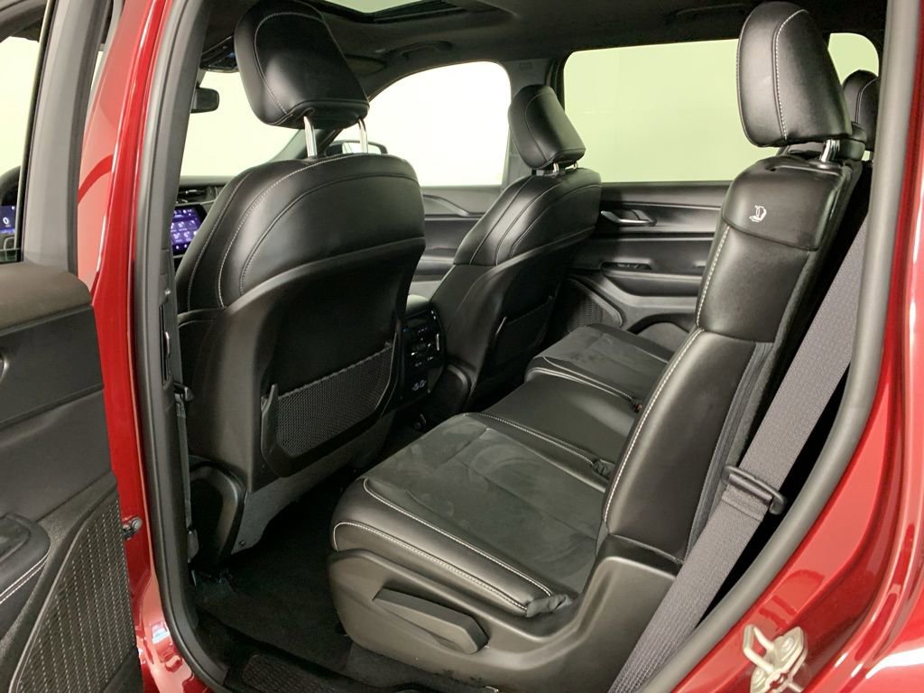 Used 2024 Jeep Grand Cherokee L Altitude image 31