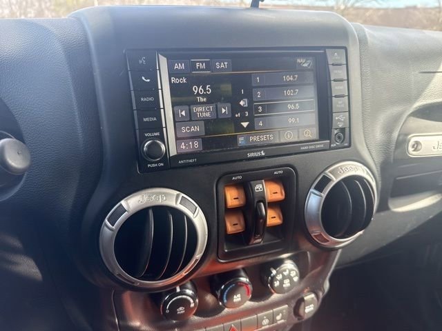 Used 2016 Jeep Wrangler Unlimited Sahara w/ Connectivity Group image 20