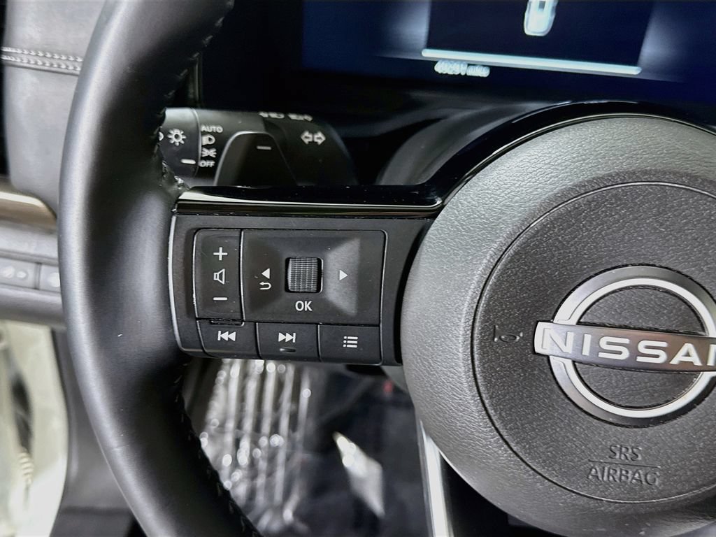 Used 2024 Nissan Pathfinder Platinum AWD/4WD image 23