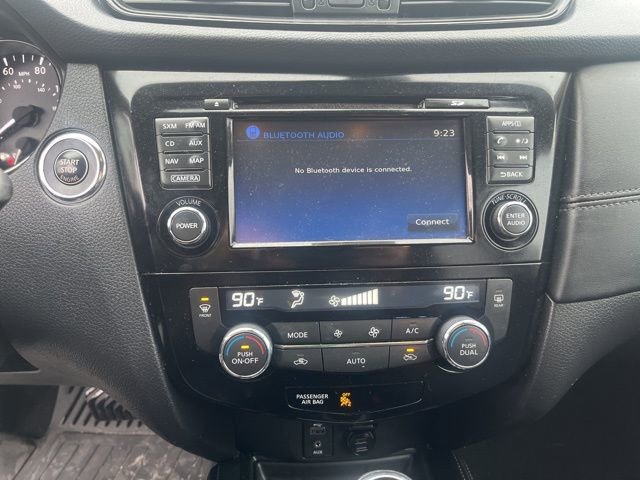 Used 2017 Nissan Rogue SL w/ SL Premium Package image 16