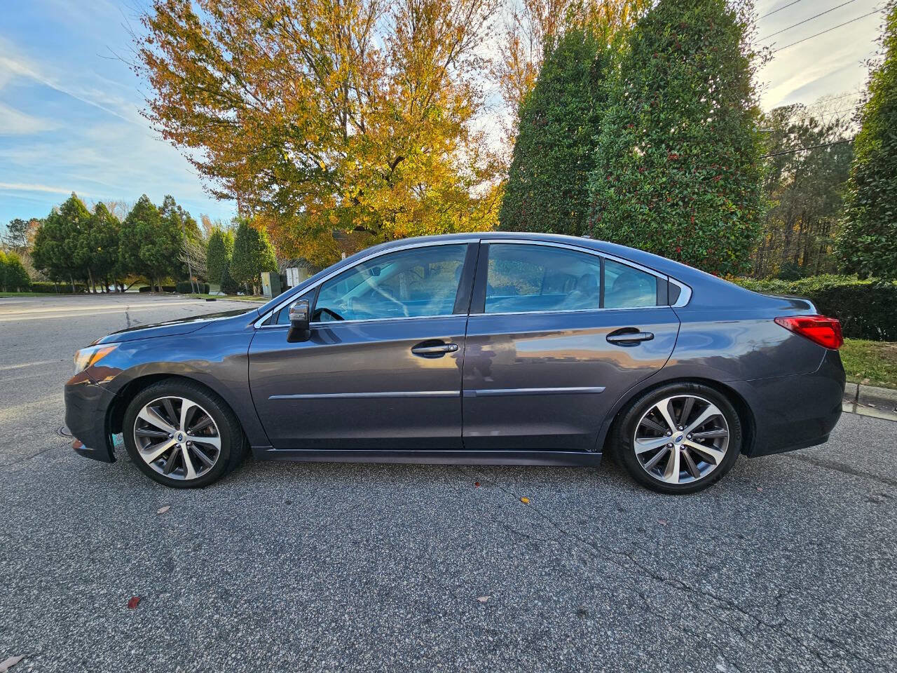 Used 2017 Subaru Legacy 3.6R Limited image 2