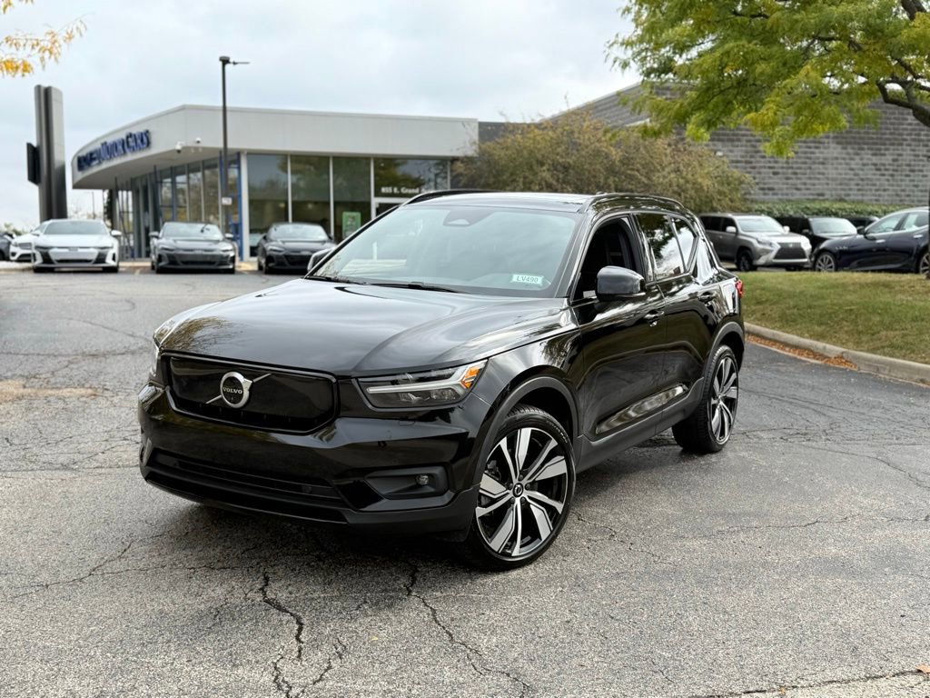 Used 2021 Volvo XC40 P8 Recharge w/ Advanced Package image 2