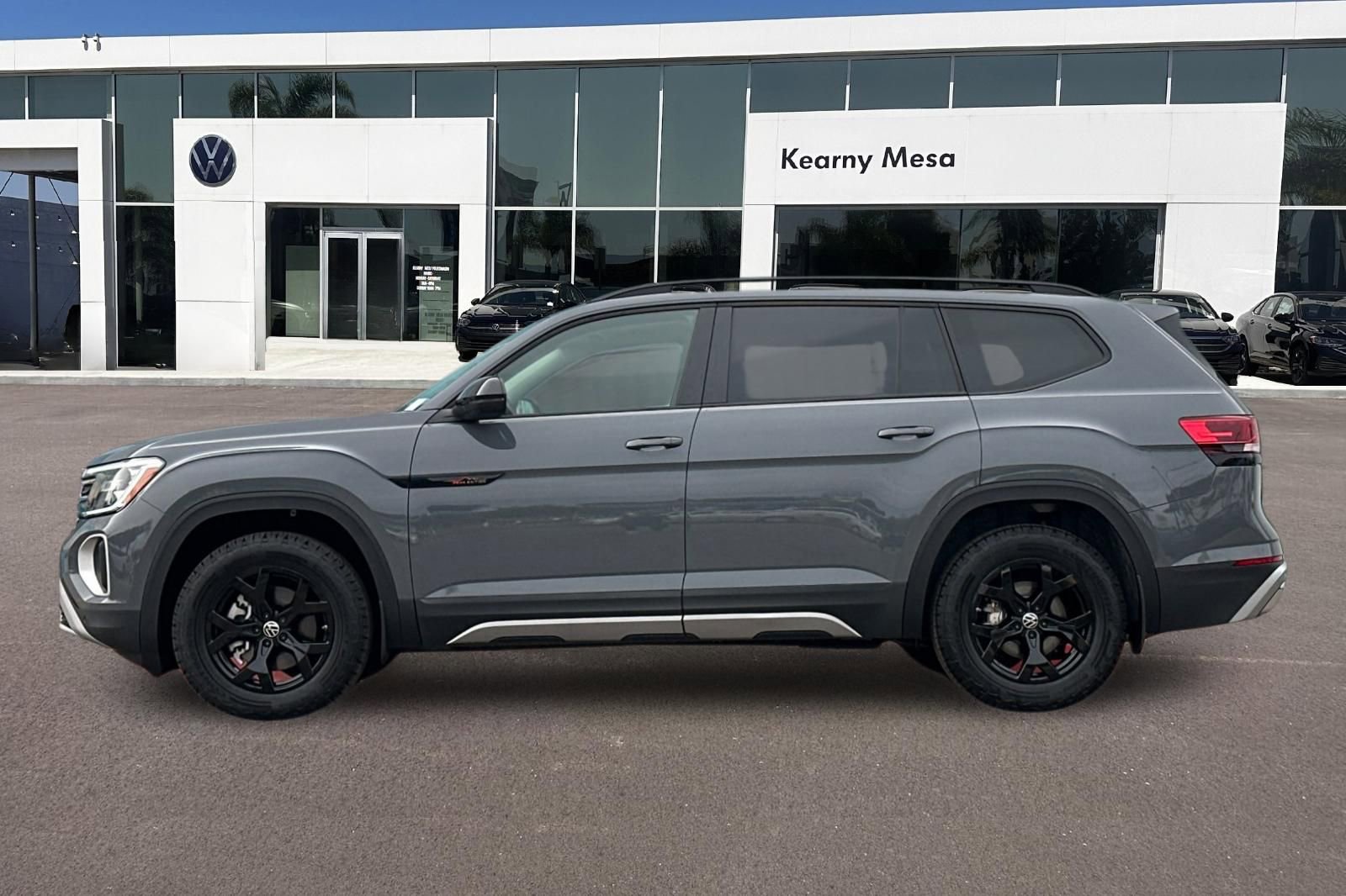 New 2025 Volkswagen Atlas Peak Edition SE AWD/4WD image 7