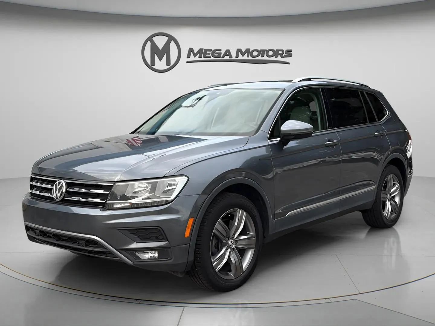 Used 2021 Volkswagen Tiguan SEL image 1
