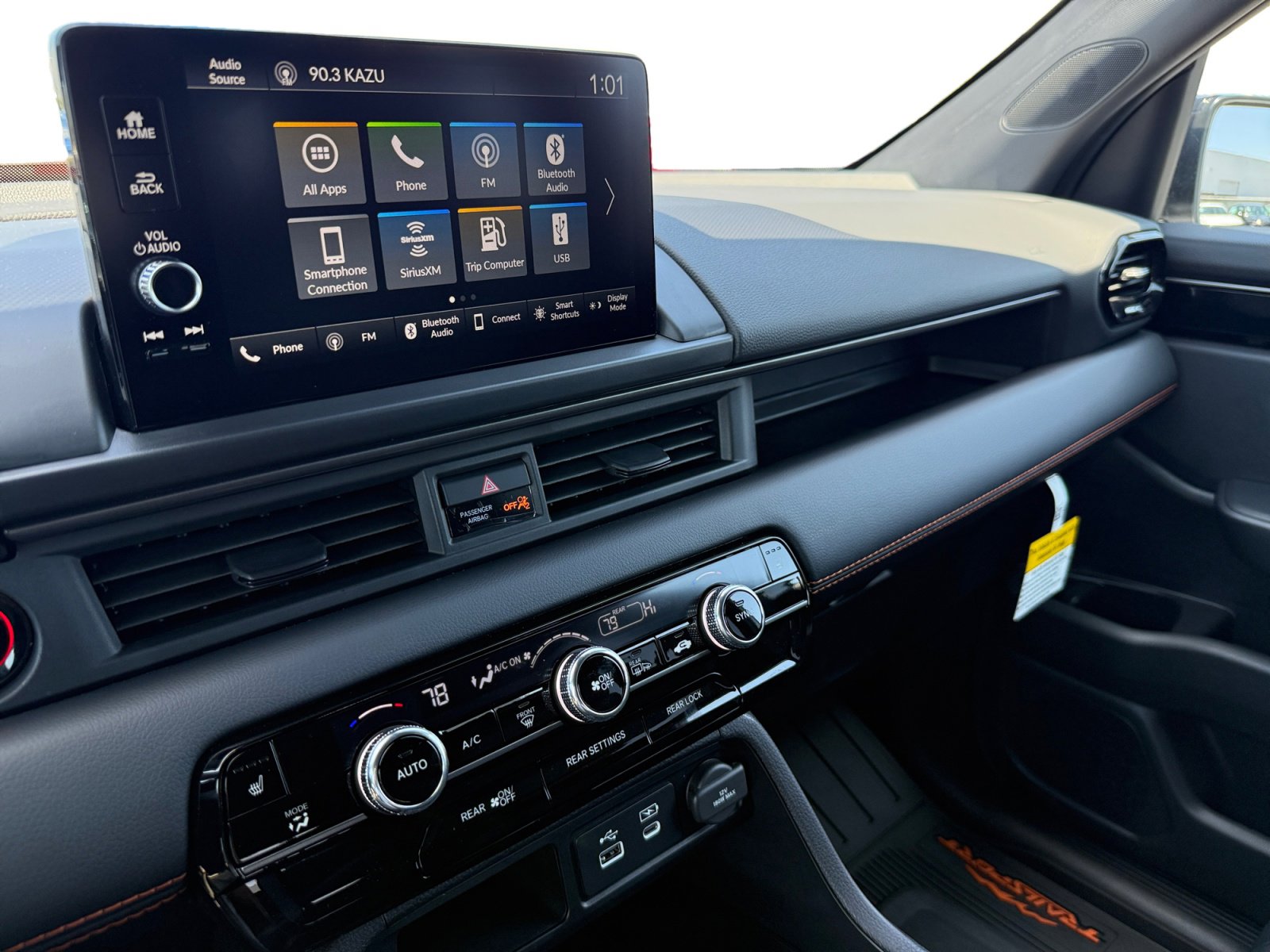 Certified 2025 Honda Pilot TrailSport image 12