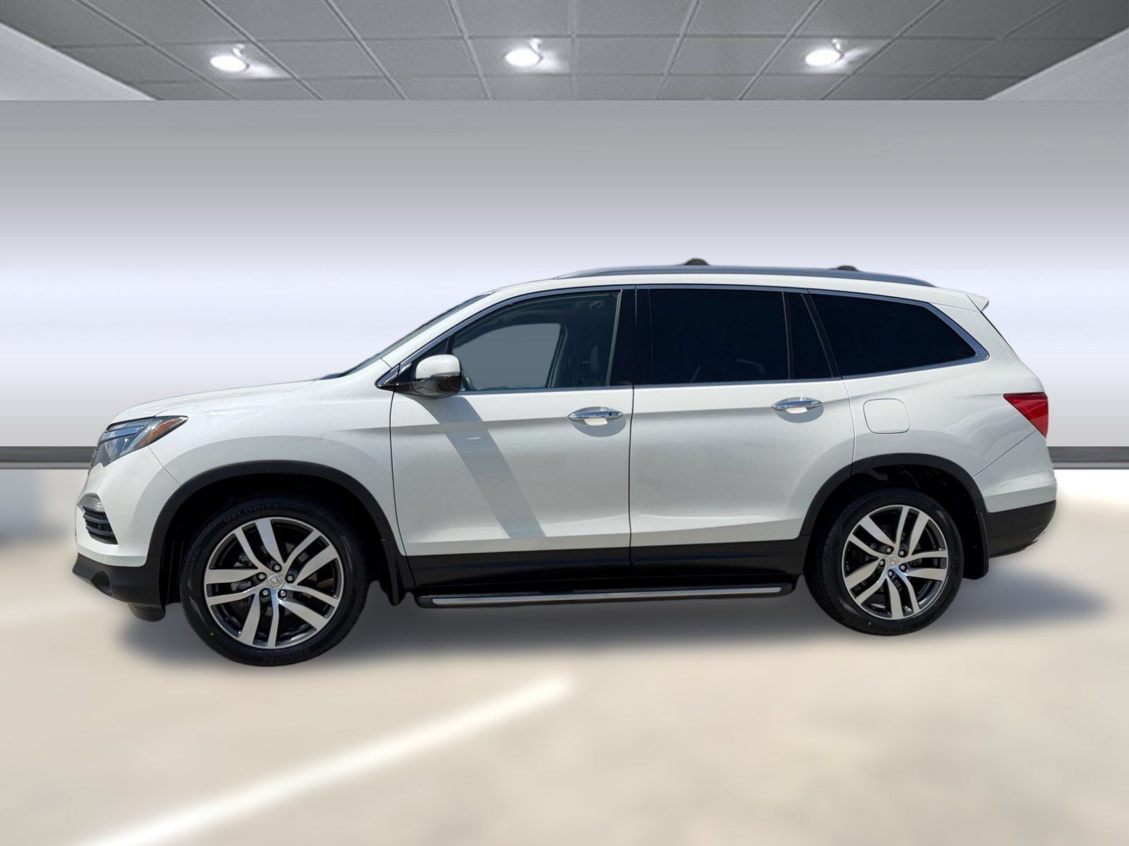Used 2017 Honda Pilot Elite image 2