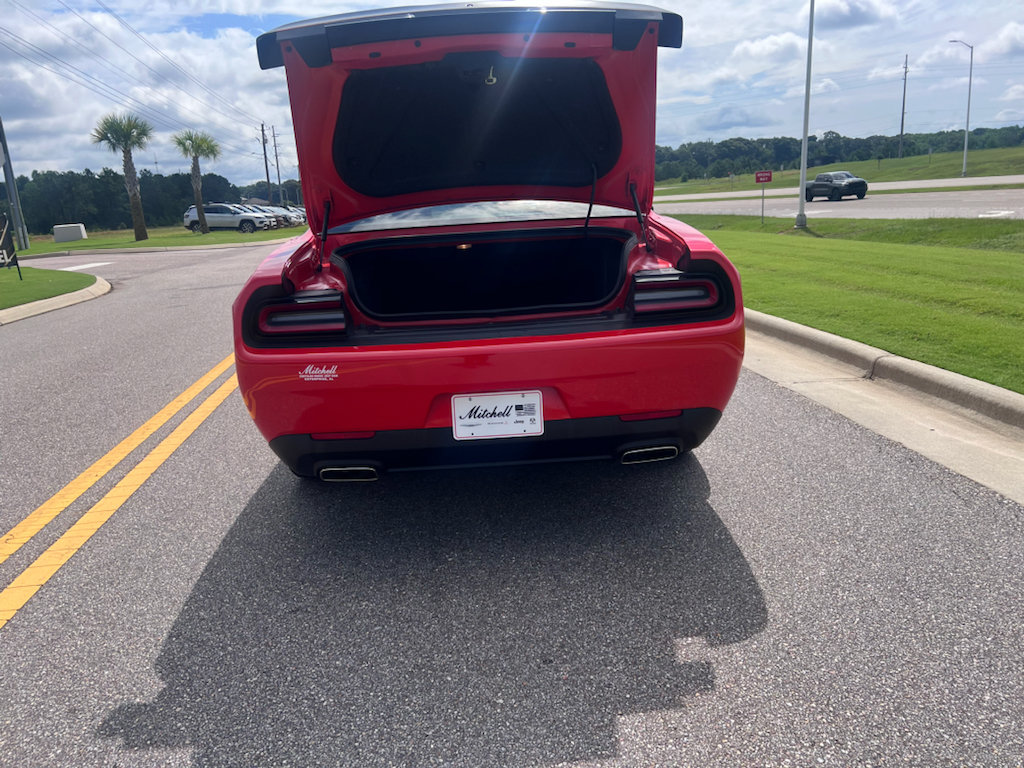 Certified 2023 Dodge Challenger SXT RWD image 4
