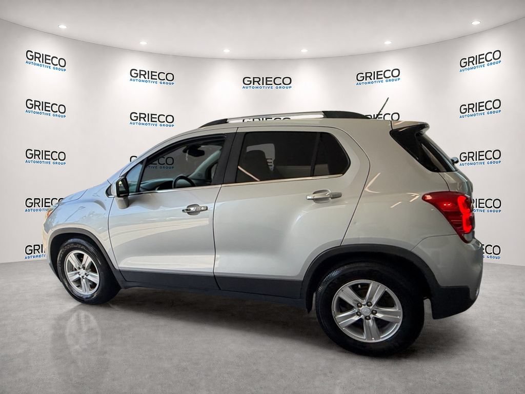 Used 2020 Chevrolet Trax LT w/ LT Convenience Package FWD image 5