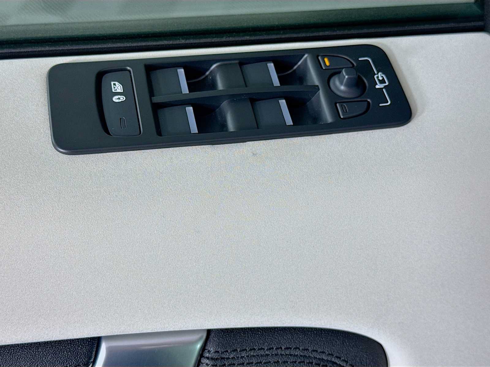 Certified 2024 Land Rover Discovery Sport S AWD/4WD image 16