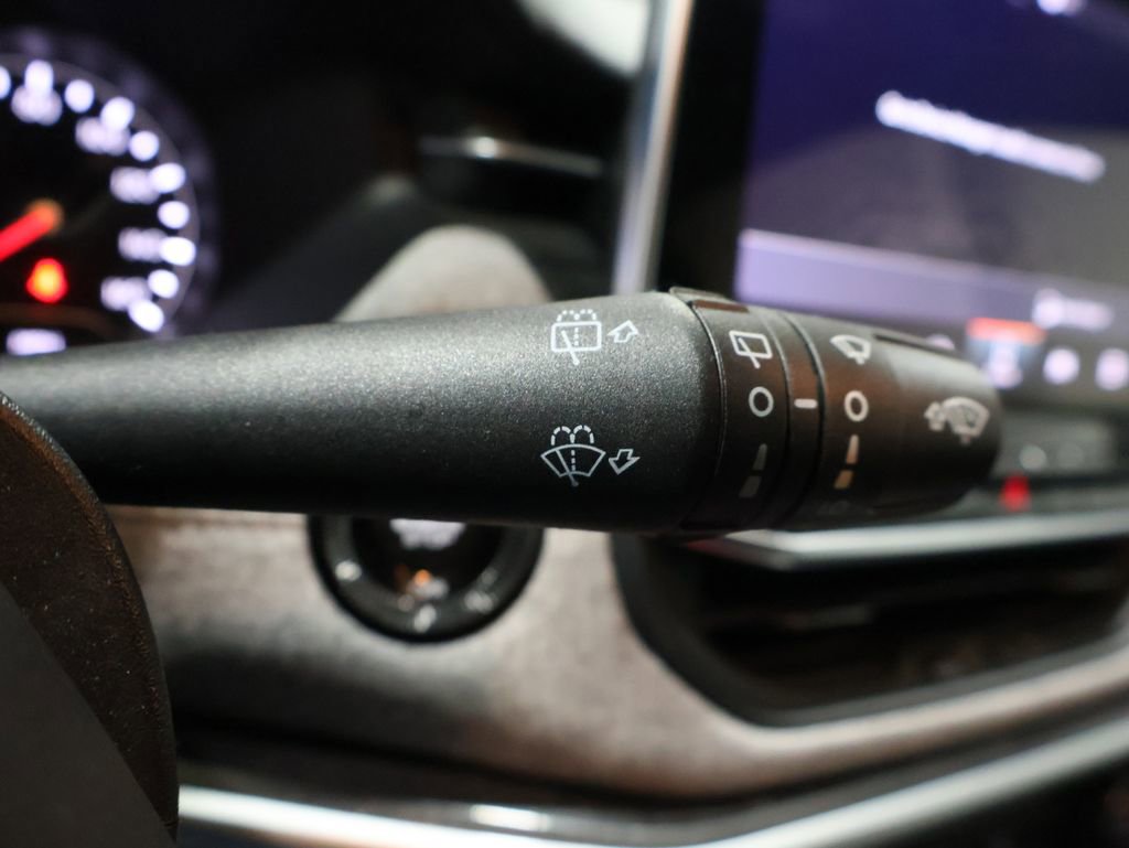 Certified 2023 Jeep Compass Latitude image 36