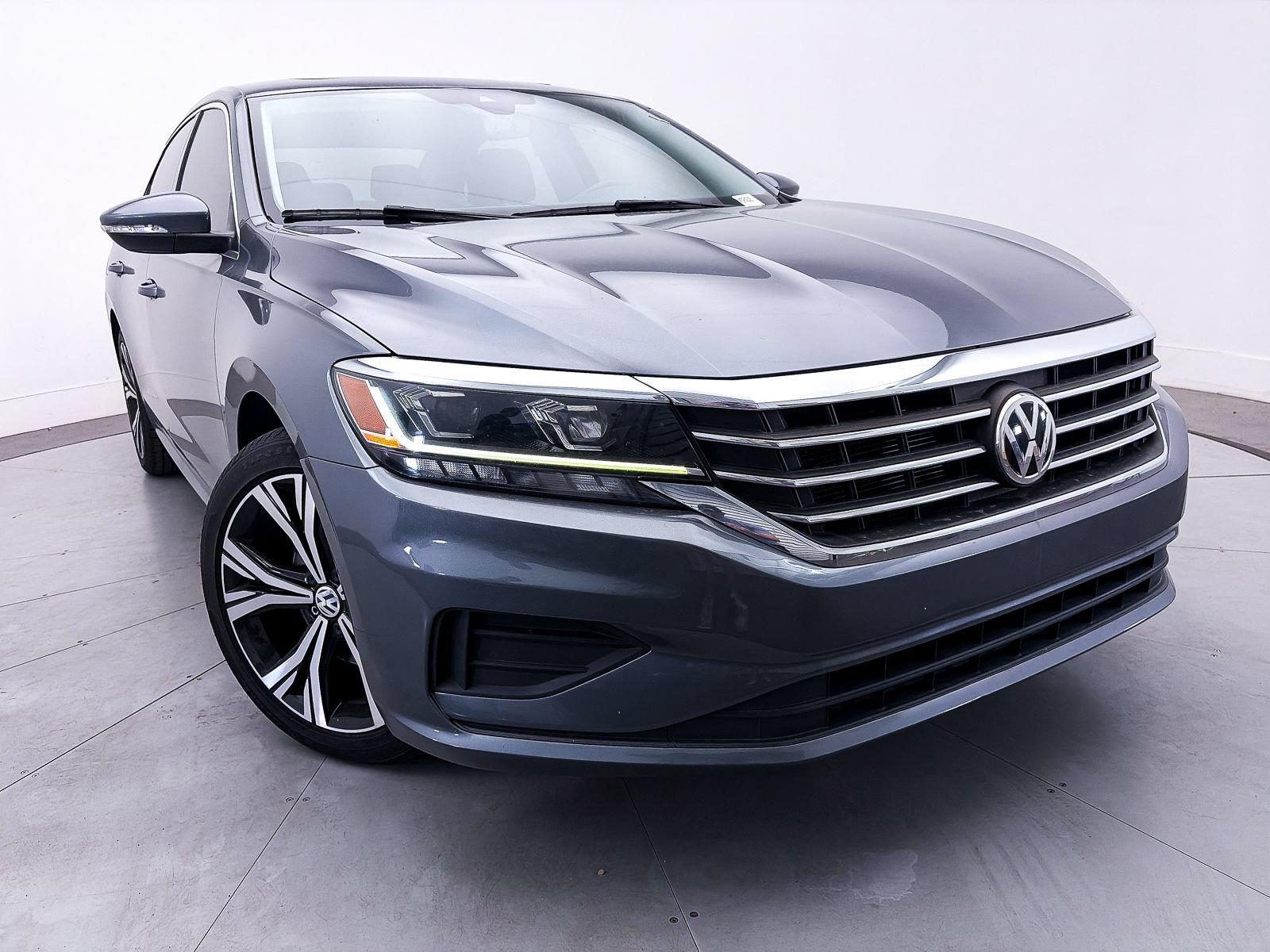 Used 2022 Volkswagen Passat 2.0T SE FWD image 9