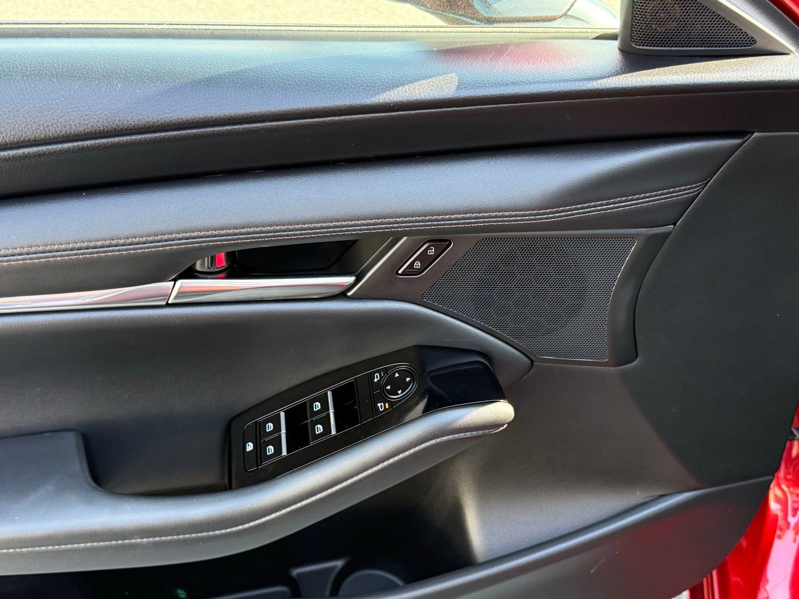 Used 2025 MAZDA MAZDA3 s image 21