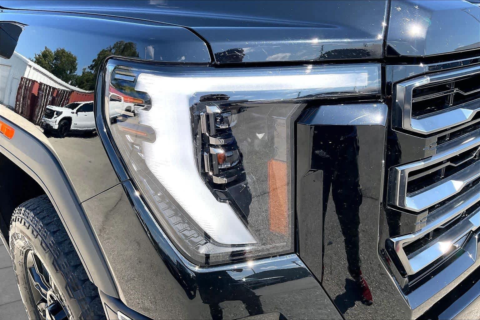 Used 2024 GMC Sierra 3500 AT4 w/ AT4 Premium Plus Package AWD/4WD image 28