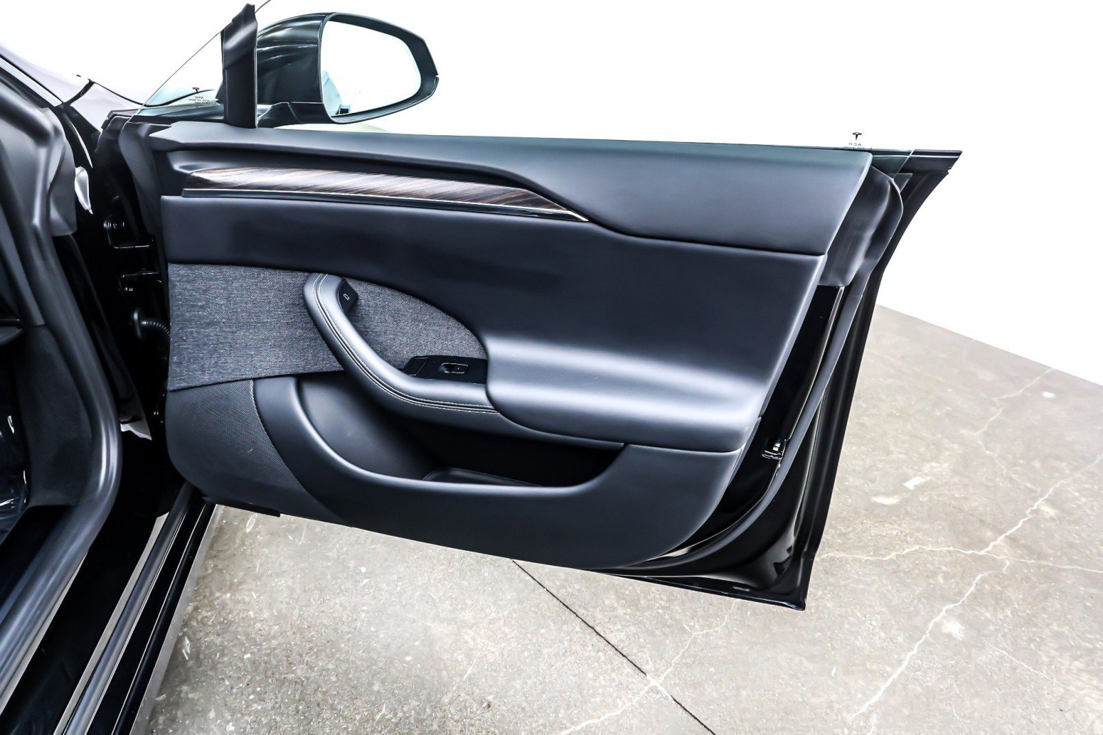 Used 2022 Tesla Model S AWD image 21