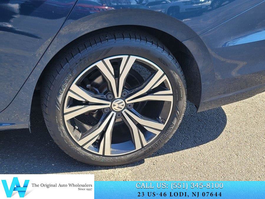 Used 2020 Volkswagen Passat 2.0T SEL image 15