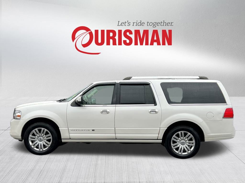 Used 2014 Lincoln Navigator L 4WD image 3