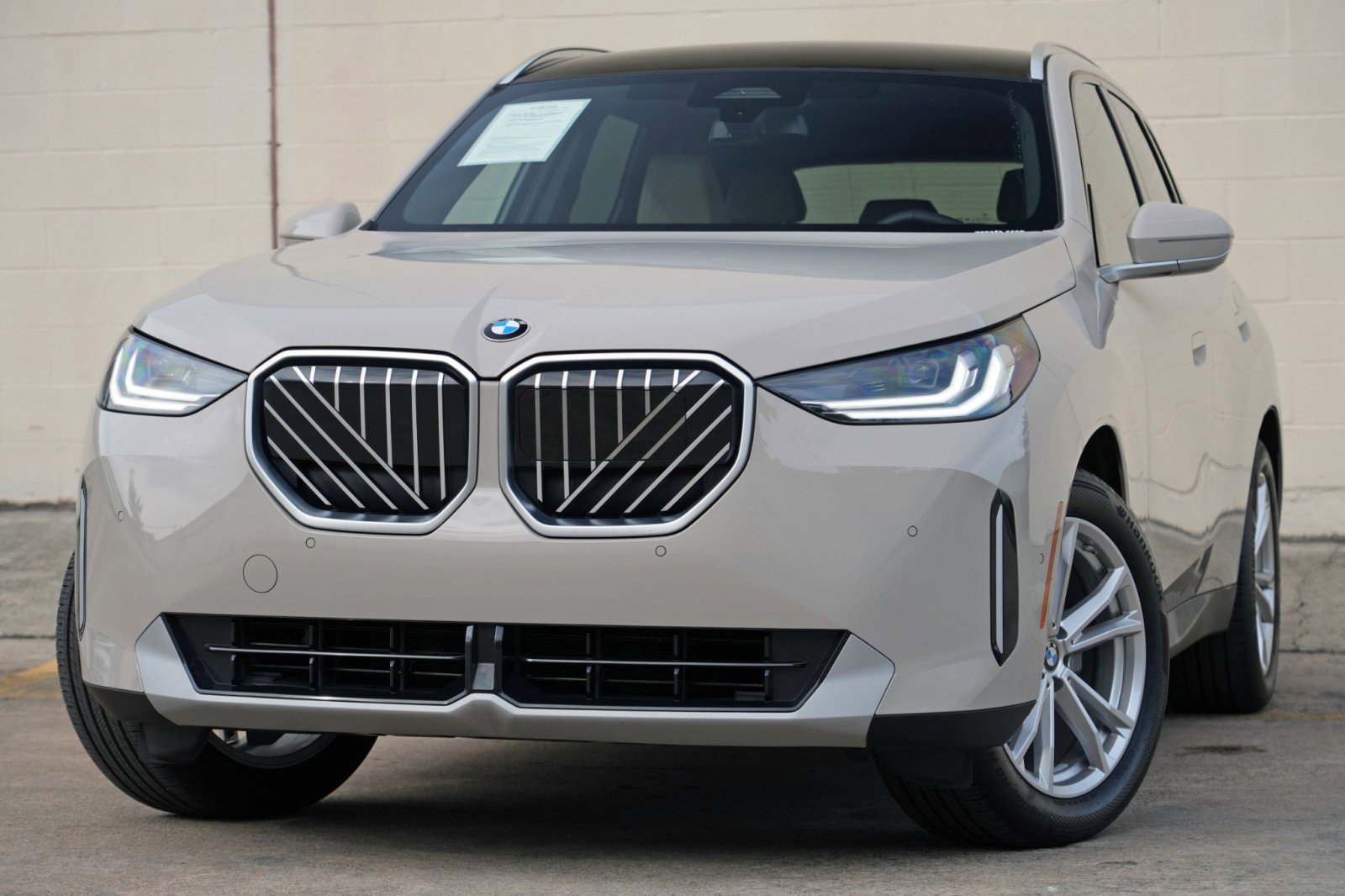 Used 2025 BMW X3 xDrive30i w/ Convenience Package AWD/4WD image 3