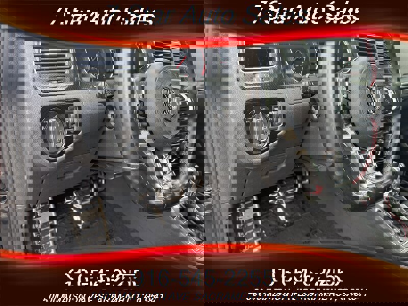 Used 2017 Volkswagen GTI SE image 8