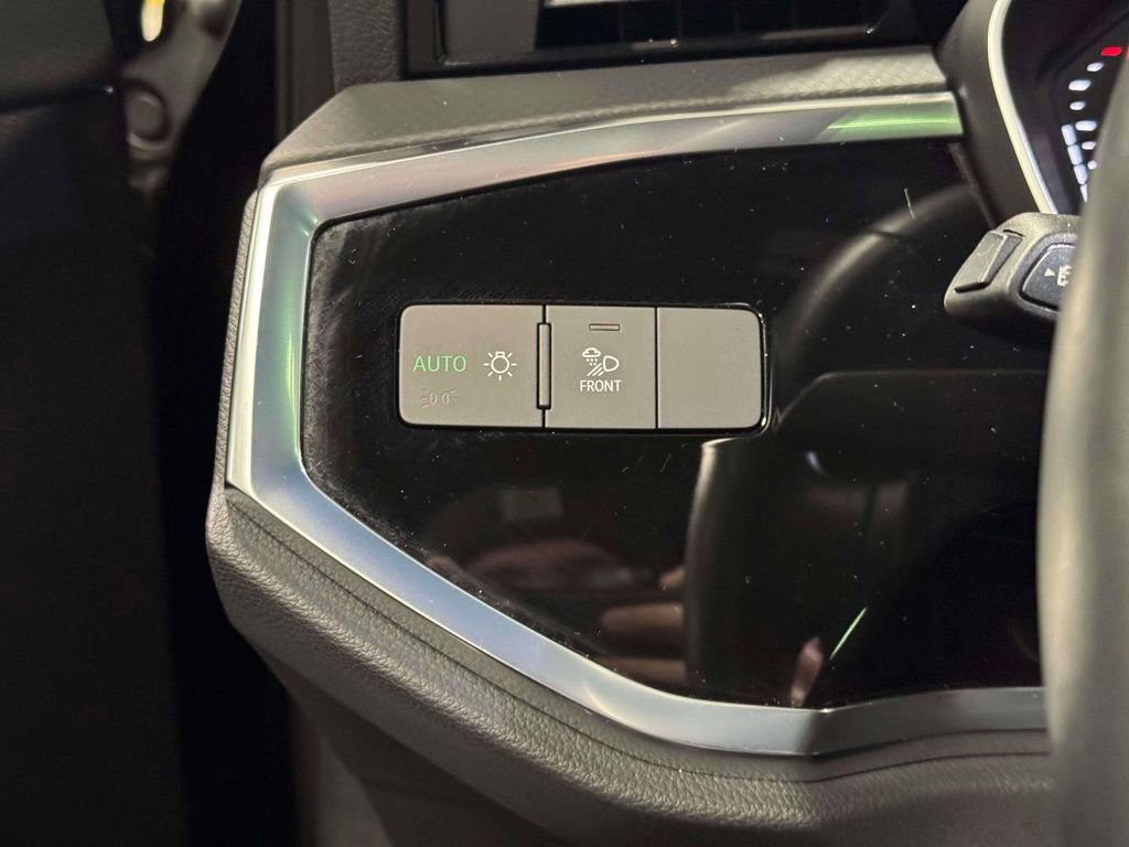 Used 2024 Audi Q3 2.0T Premium Plus w/ Premium Plus Package image 19