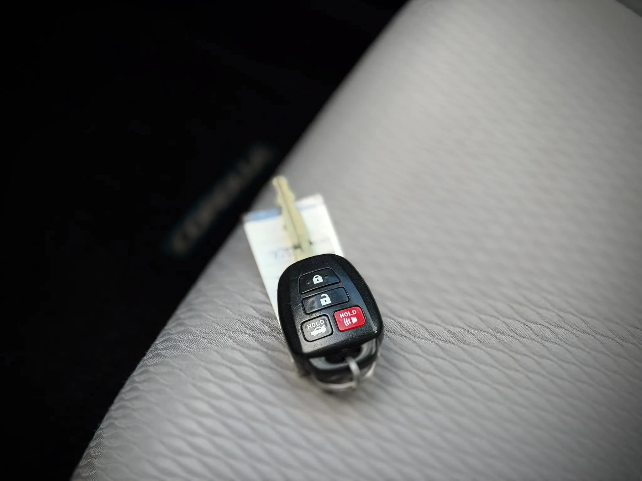 Used 2014 Toyota Corolla LE FWD image 16