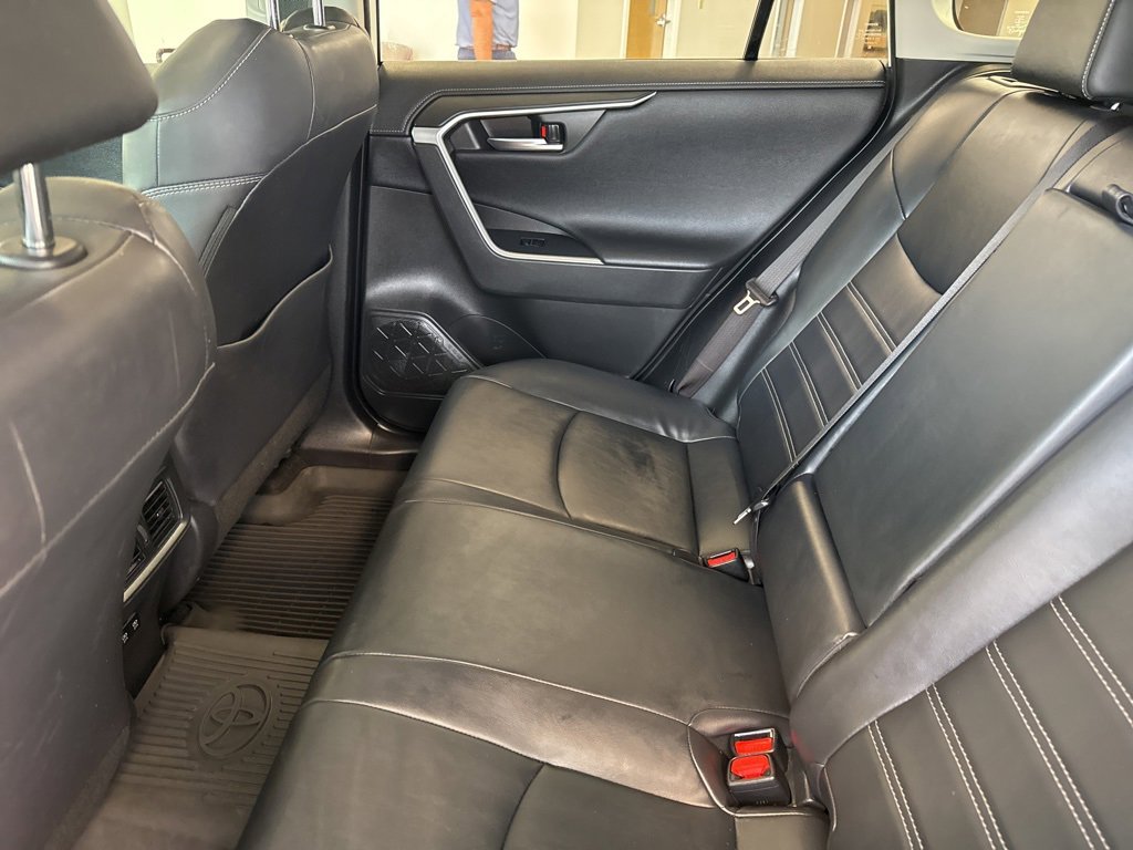Used 2020 Toyota RAV4 Limited image 14