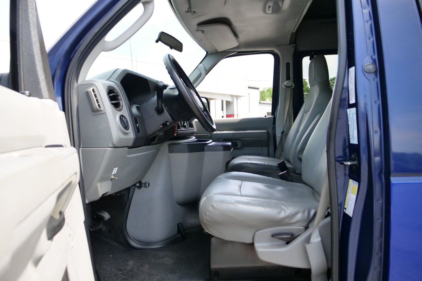 Used 2010 Ford E-250 and Econoline 250 Extended RWD image 25