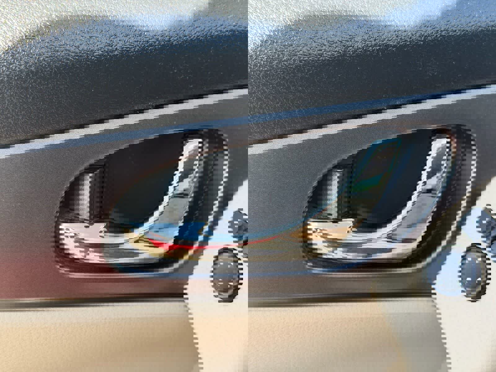 Used 2016 Nissan Rogue SV image 8