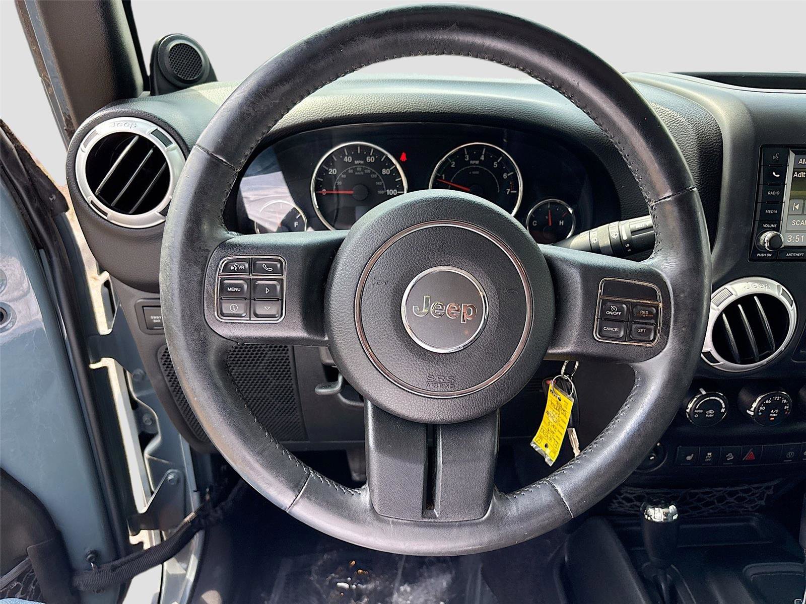 Used 2014 Jeep Wrangler Unlimited Rubicon w/ Connectivity Group AWD/4WD image 11