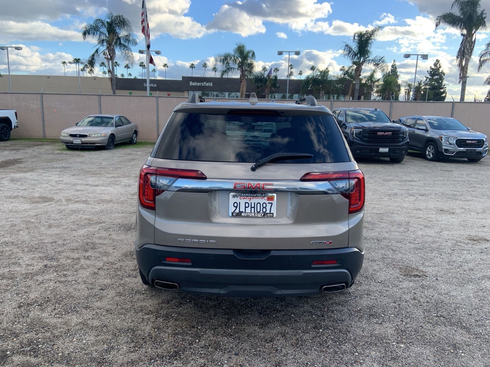 Used 2023 GMC Acadia AT4 w/ Preferred Package image 5