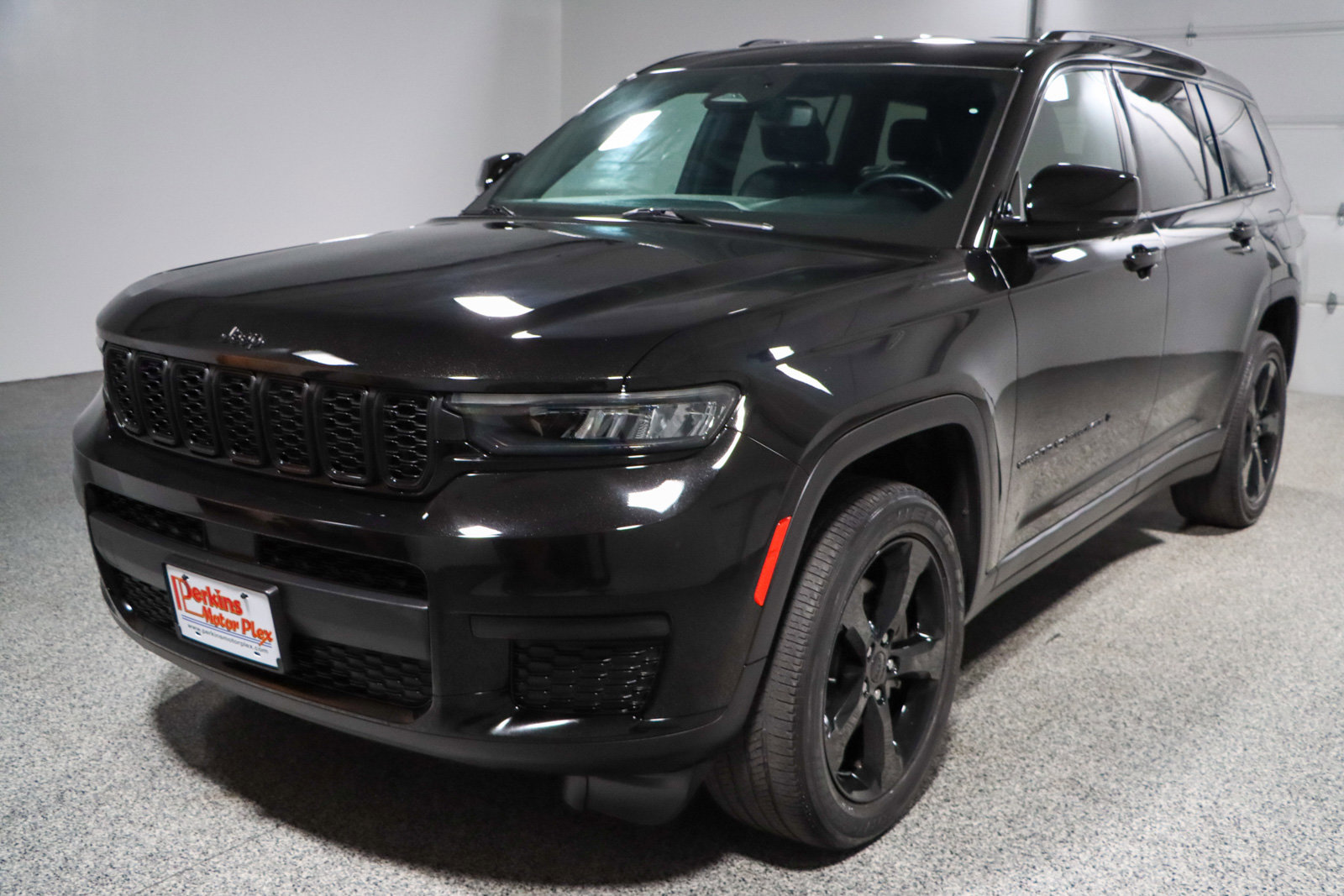 Used 2022 Jeep Grand Cherokee L Laredo image 32