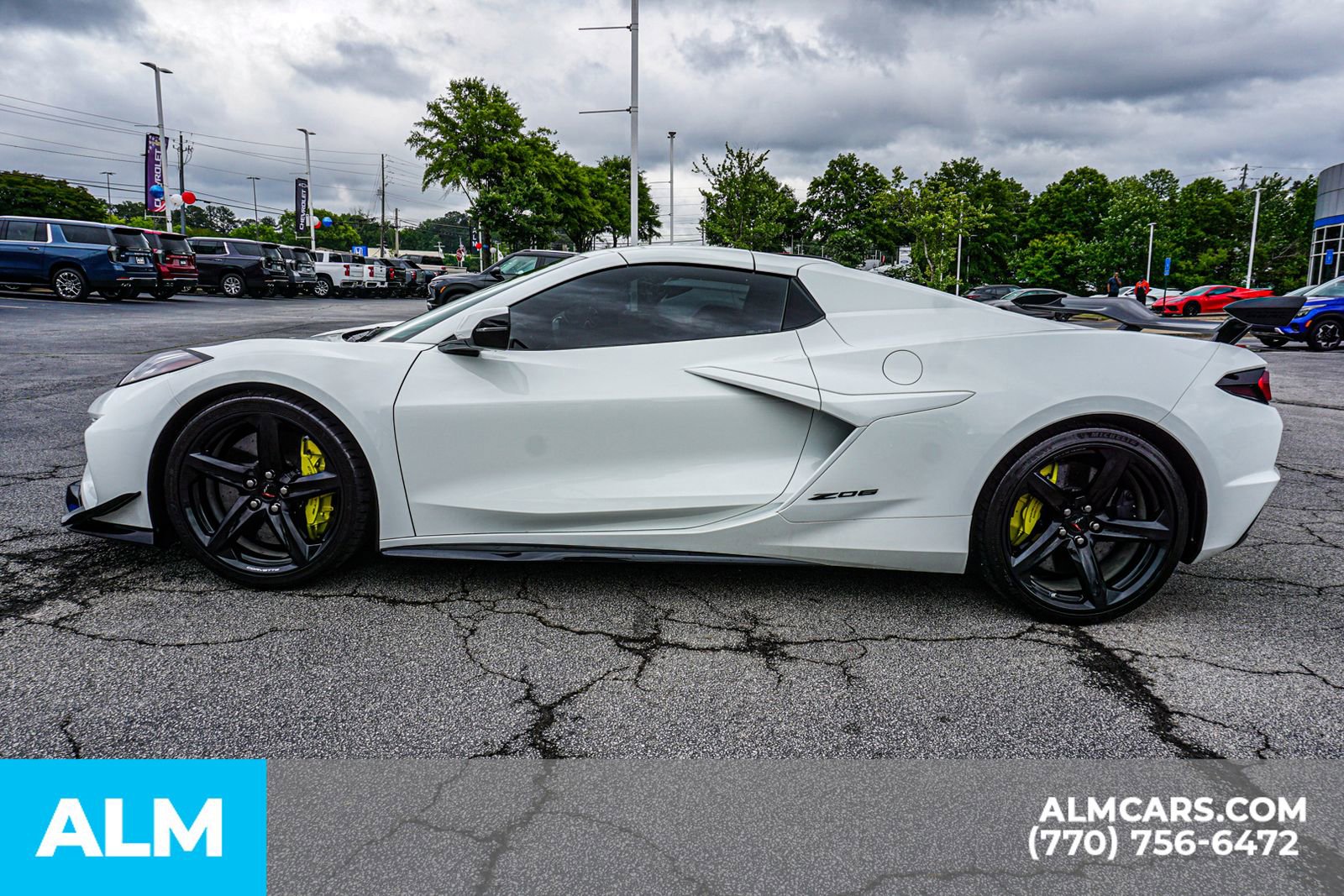 Used 2024 Chevrolet Corvette Z06 w/ Z07 Performance Package RWD image 10