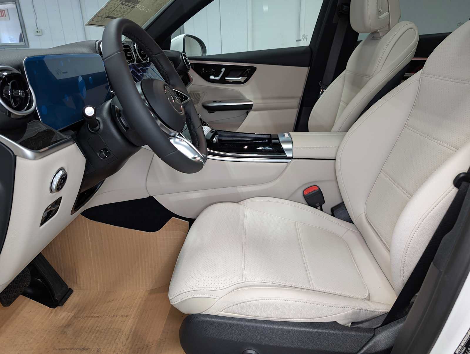 New 2026 Mercedes-Benz GLC 300 4MATIC image 4