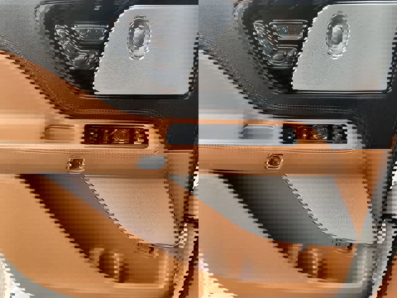 Used 2024 Lincoln Aviator Black Label w/ Jet Package image 36