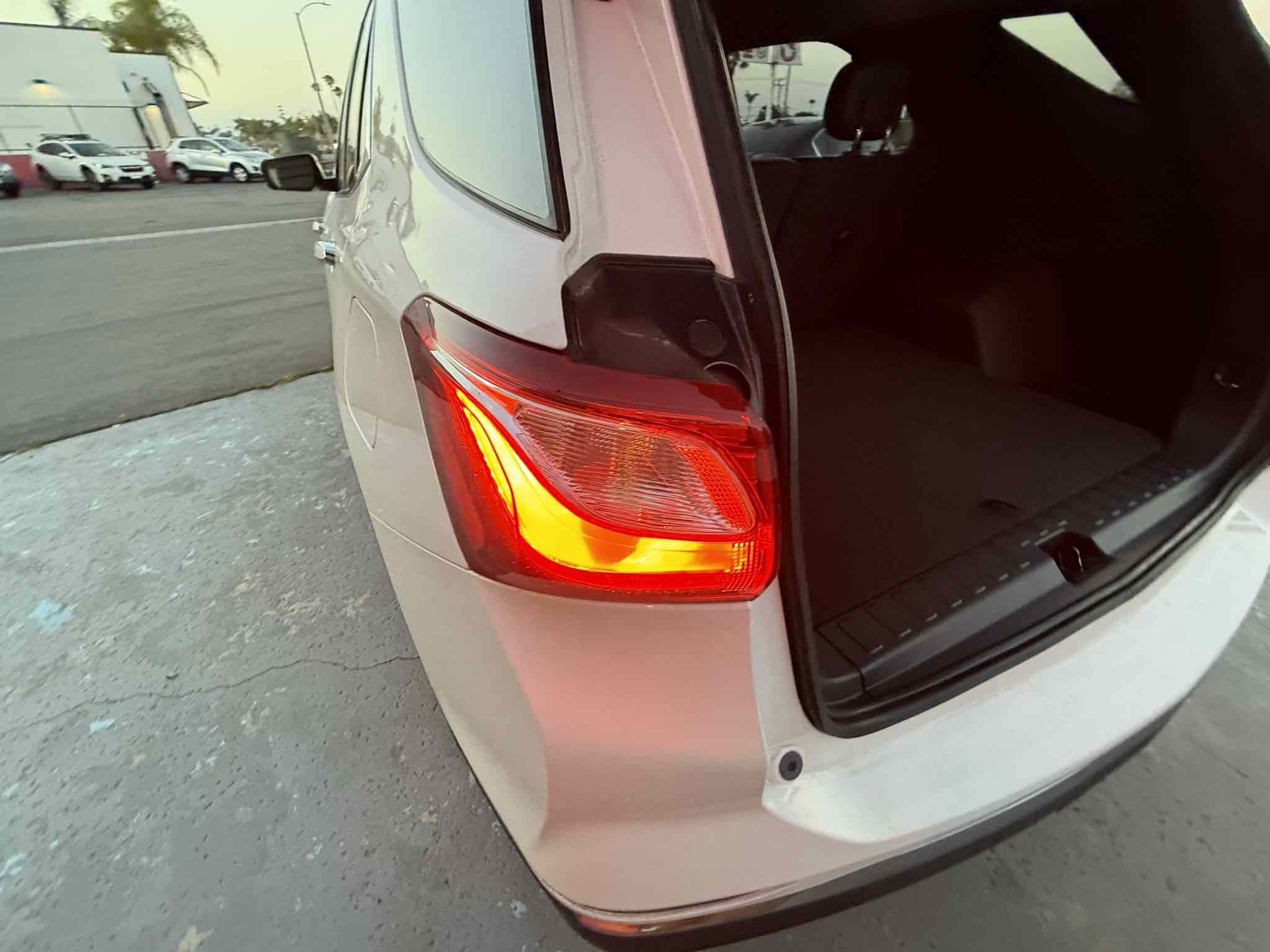 Used 2018 Chevrolet Equinox Premier FWD image 72