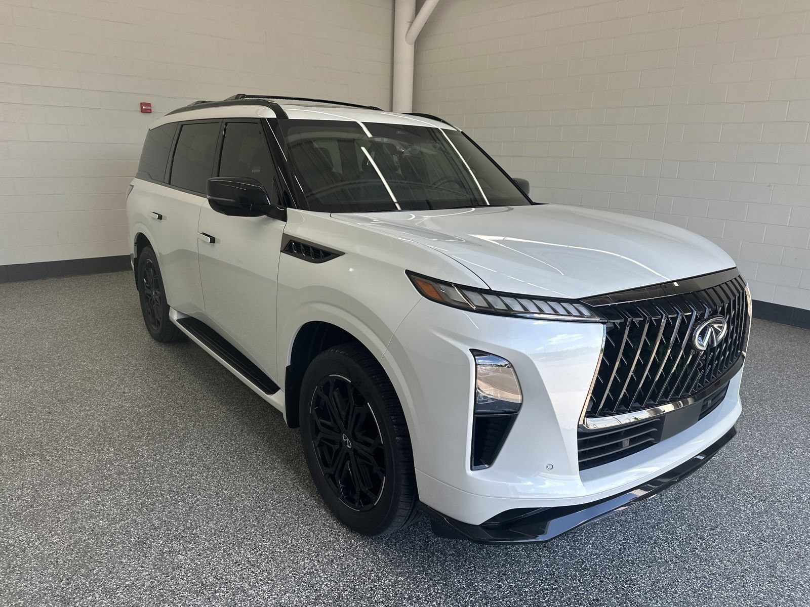 New 2026 INFINITI QX80 4WD image 4