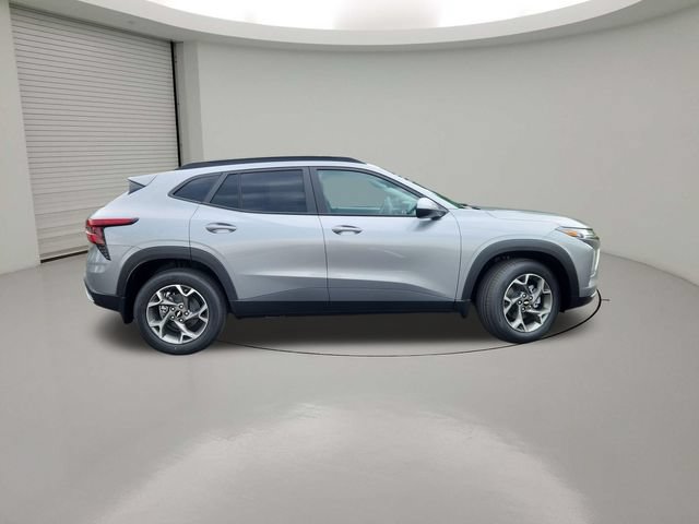New 2026 Chevrolet Trax LT w/ Driver Confidence Package FWD image 8