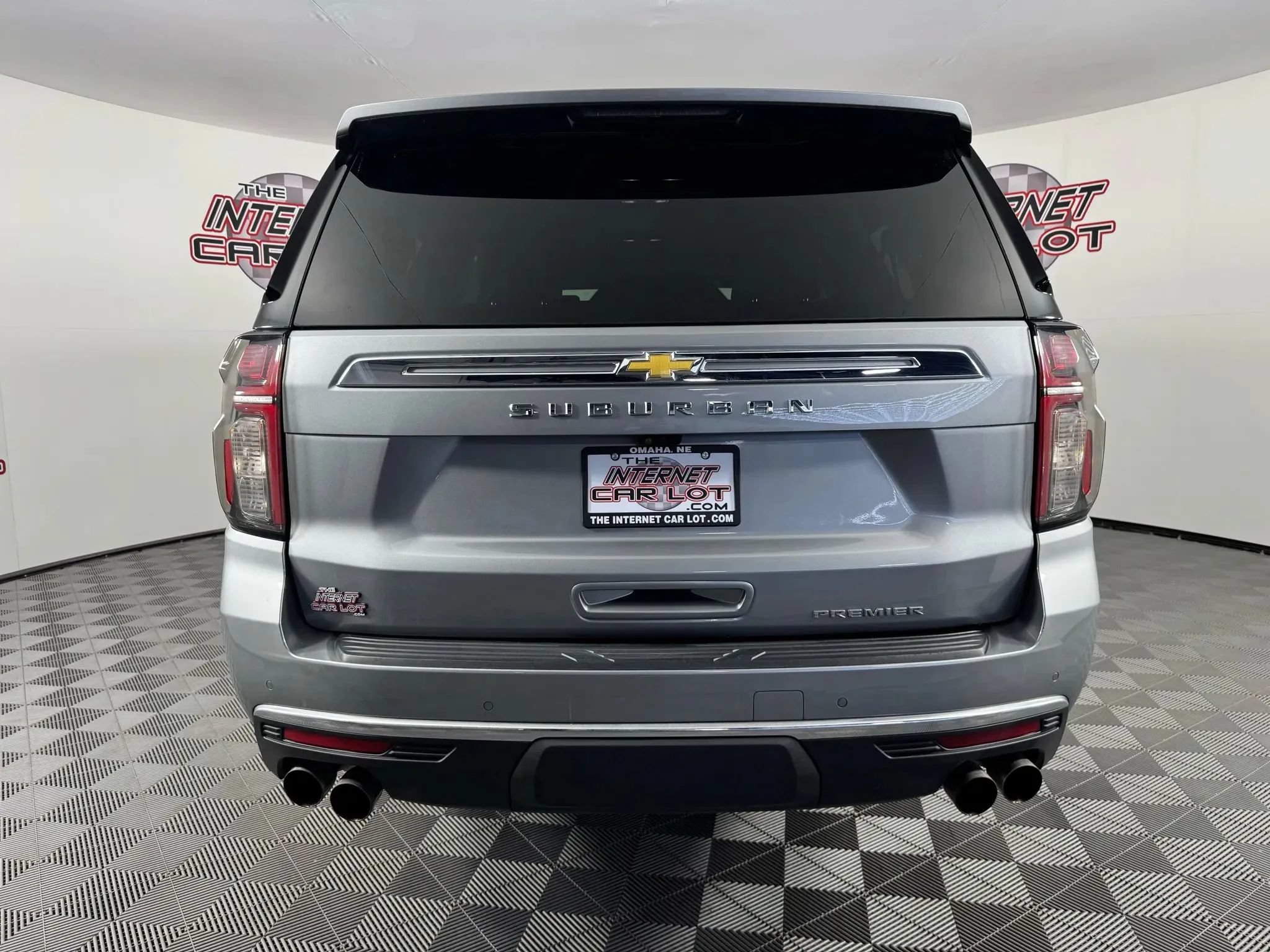 Used 2024 Chevrolet Suburban Premier AWD/4WD image 6