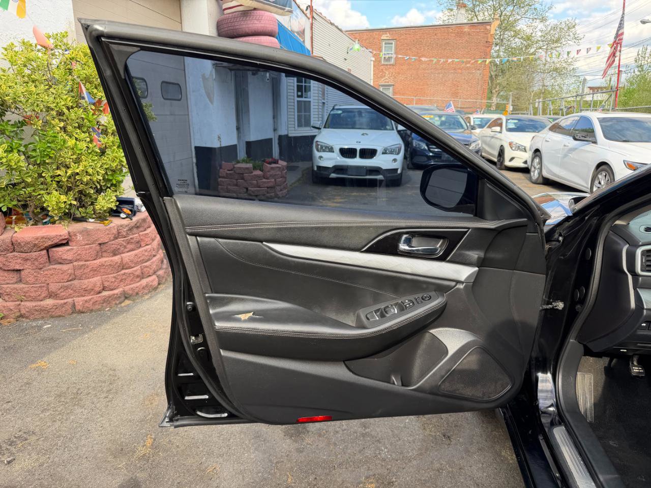 Used 2017 Nissan Maxima 3.5 SV FWD image 23