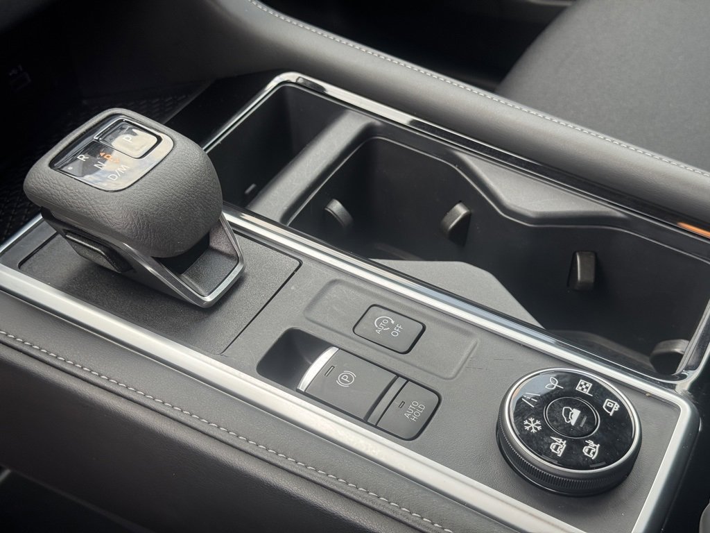 Certified 2025 Nissan Pathfinder SV w/ Black Appearance Package image 14