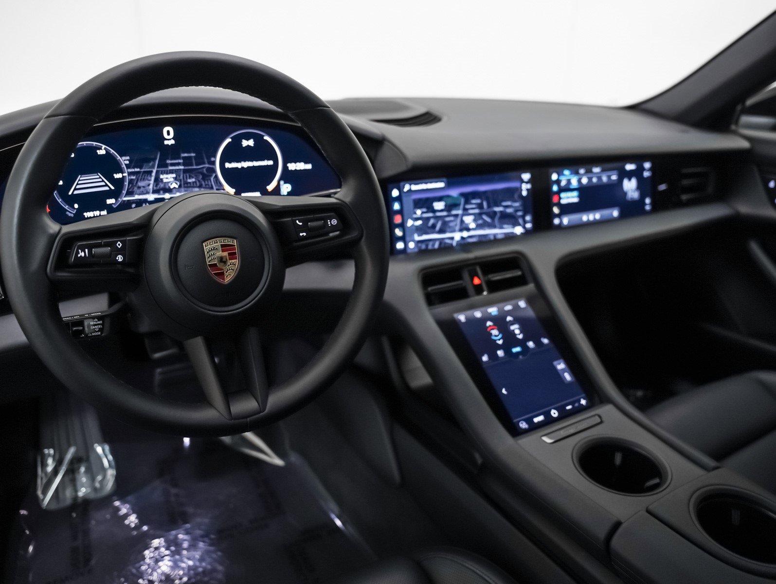 Used 2024 Porsche Taycan 4 Cross Turismo w/ Premium Package image 4