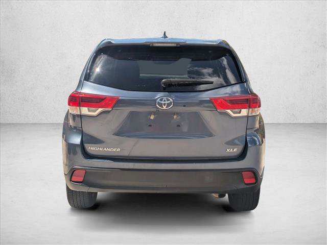 Used 2018 Toyota Highlander XLE image 6