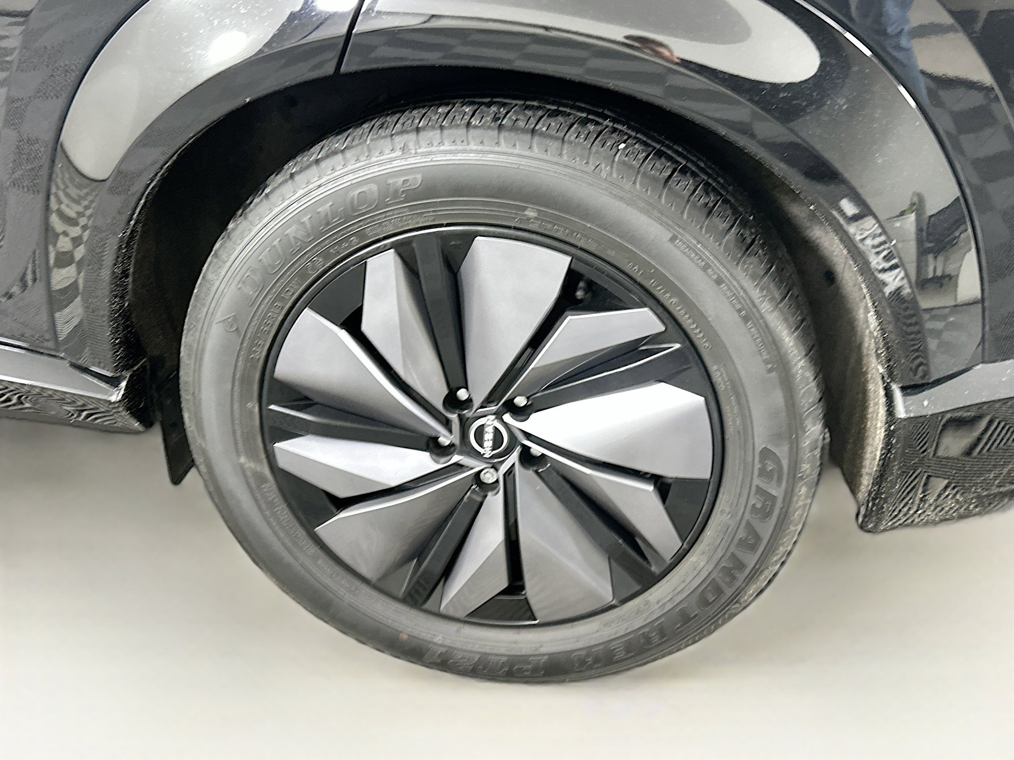 Used 2023 Nissan Ariya FWD image 11