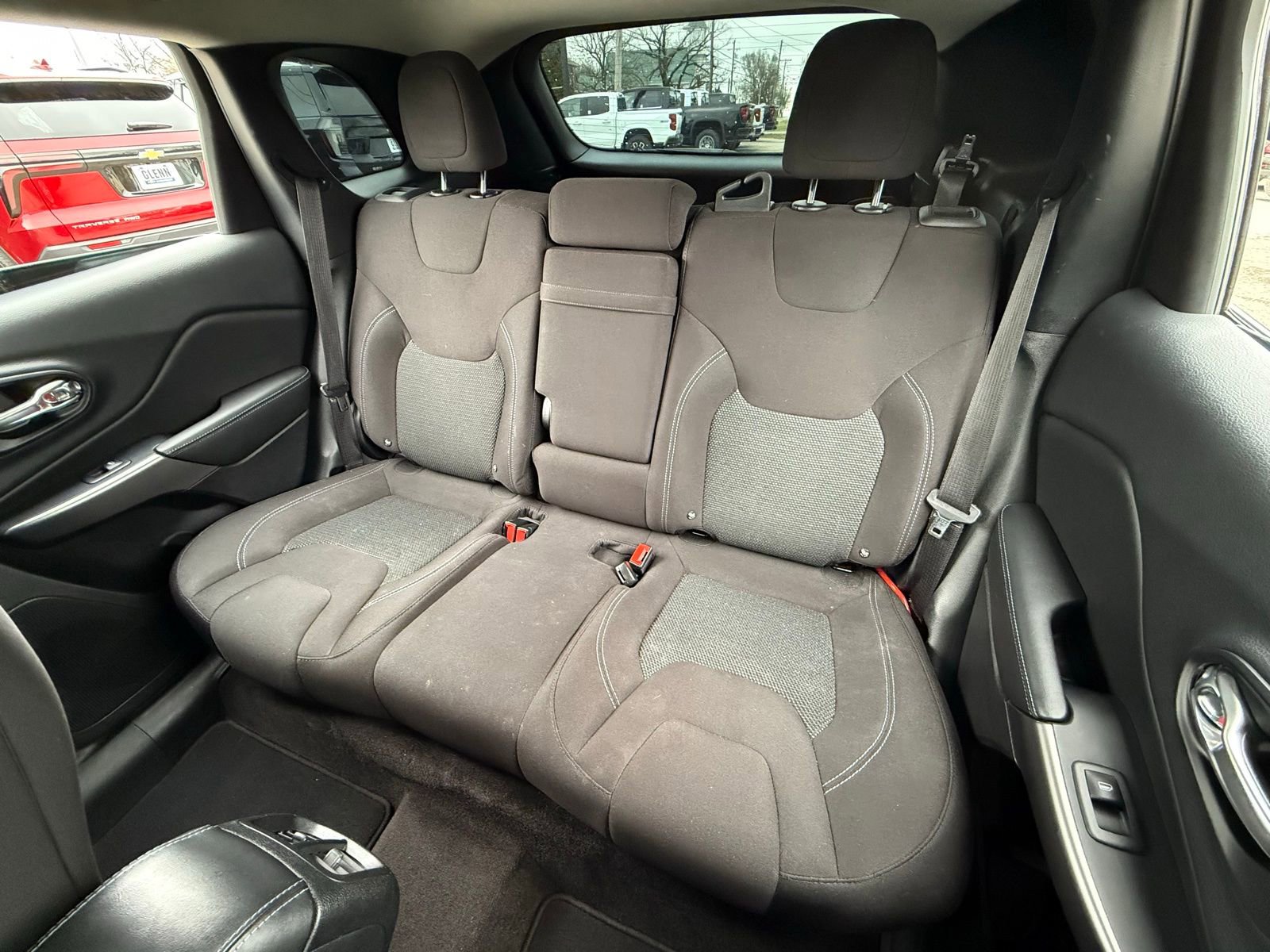 Used 2019 Jeep Cherokee Latitude w/ Popular Appearance Group image 24